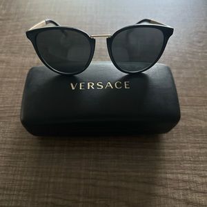 Versace Woman Sunglasses Black Frame, Dark Grey Lenses